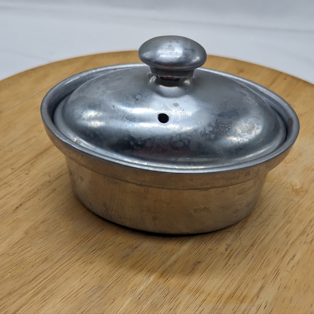 Hall Silver Flow Ceramic 5" casserole with lid